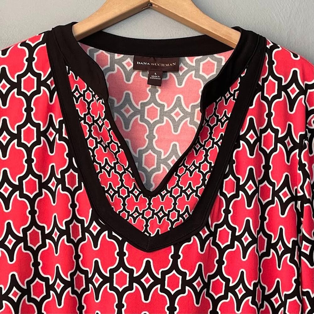Dana Buchman Tunic Top Size Large Geometric Stretch Coral Preppy Old Money Chic - Picture 3 of 8